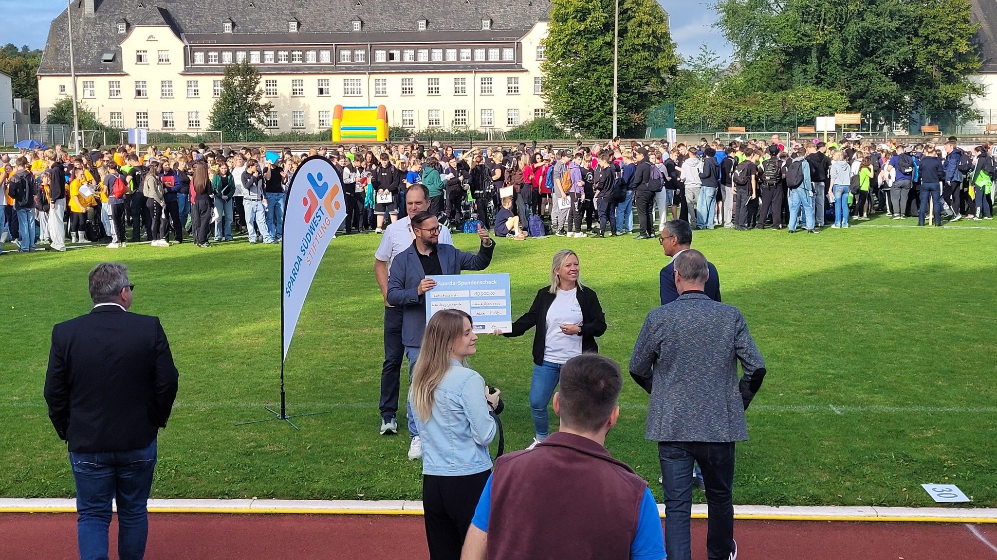 Er%C3%B6ffnung%20im%20Stadion Er%C3%B6ffnung%20im%20Stadion